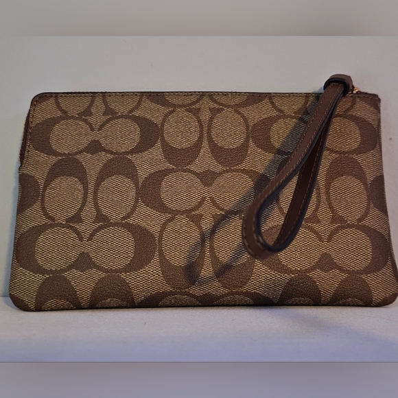 COACH- Brown Wristlet - Picture 4 of 4